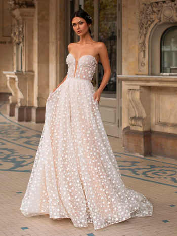 Pronovias Privee Collection